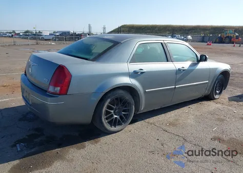 2006 Chrysler 300 Touring z USA, uszkodzony, nr VIN 2C3LA53G66H170047